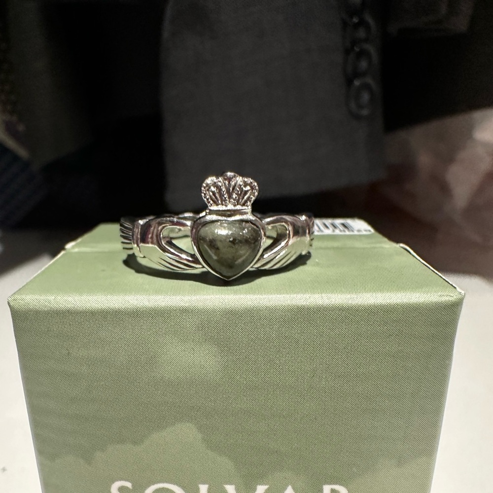 Irish Claddaugh ring sz 10 EUC